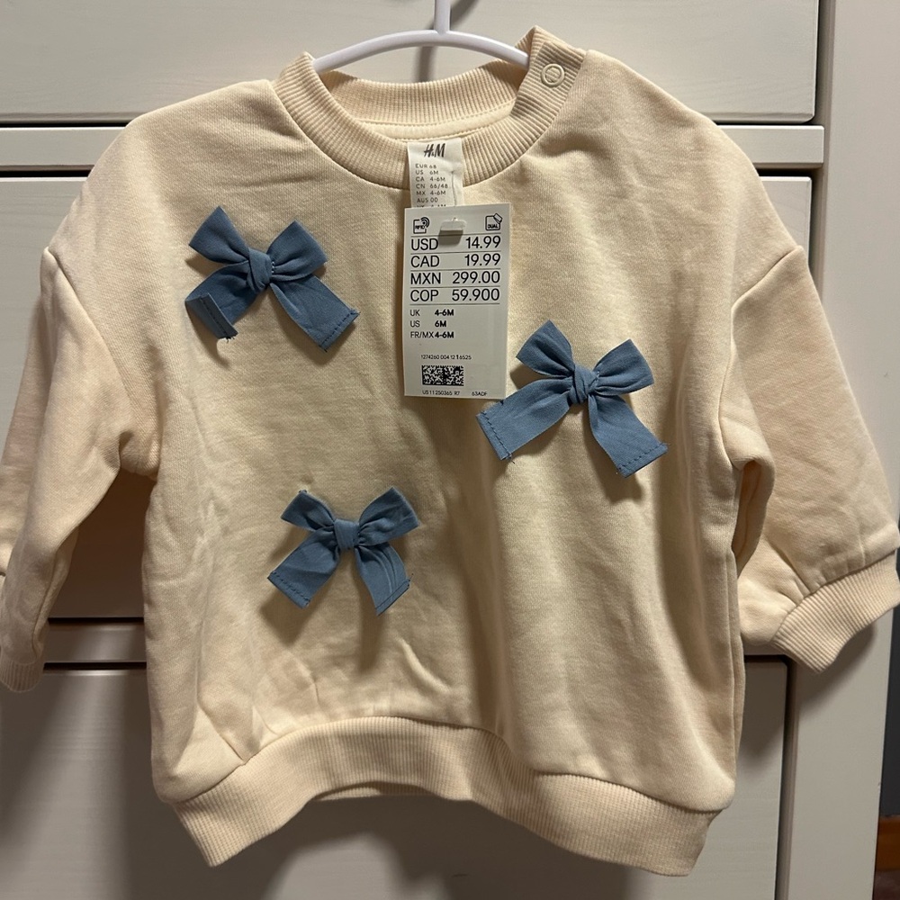 H&M Baby Cream Sweatshirt with Blue Bows 6M NWT